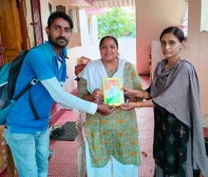 अब घर बैठे मिलेगा राशन कार्ड , रिसाली निगम क्षेत्र में मितान ने पहुंचाया राशन कार्ड