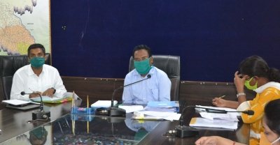 कलेक्टर एल्मा ने ली समय सीमा की बैठक