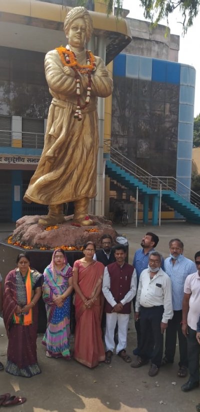स्वामी विवेकानंद की जयंती पर भाजयुमो ने किया माल्यार्पण, स्वामी जी का विचार आज भी प्रासंगिक - दिनेश देवांगन