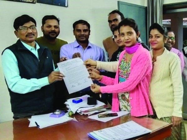 मनरेगा अधिकारी कर्मचारी संघ ने 7 सूत्रीय मांगों को लेकर मुख्यमंत्री के नाम सौंपा ज्ञापन