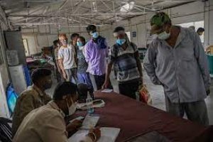 दिल्ली में तीसरी लहर की आहट, 'येलो अलर्ट' के साथ पाबंदियां लागू,