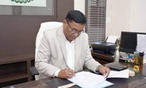 3 वर्ष से एक ही स्थान पर जमे पटवारियों का  तत्काल करें स्थानांतरण :कलेक्टर