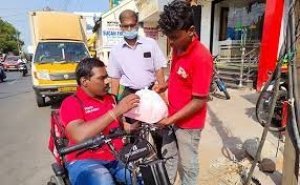 &#039;अलग तरह की&#039; फूड डिलीवरी सर्विस : इस मोटरचालित व्‍हीलचेयर ने दिव्‍यांगों की उम्‍मीदों को दिए नए पंख