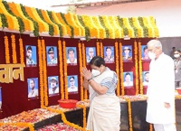 पुलिस जवानों के समर्पण और कर्तव्यपरायणता से समाज को मिल रही सुरक्षा :