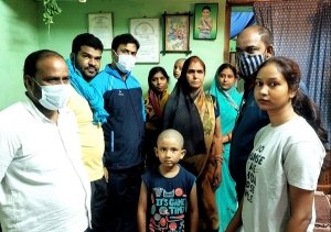 कोविड से दो कमाऊ सदस्यों को खो चुके साहू परिवार से मिलकर भावुक हुए: महापौर