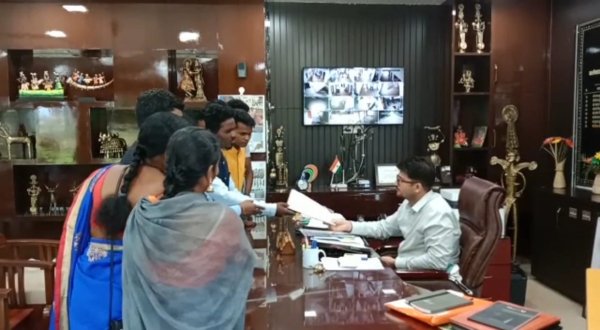 यादव समाज ने मांस मंदिर बंद को लेकर सौपा मुख्यमंत्री के नाम ज्ञापन