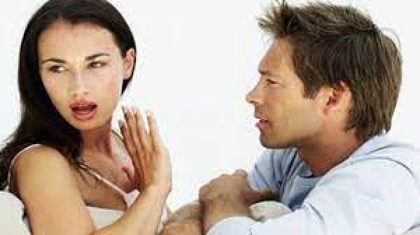 प्यार में धोखा देने के बाद पार्टनर को दूसरा मौका देना कितना सही? जानें