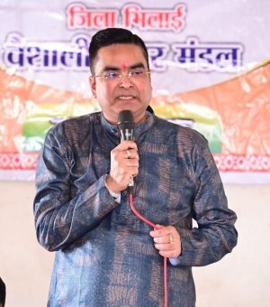 एक विधायक ने सुरक्षा घटाने की पहल की, अब पूर्व जनप्रतिनिधियों की सरकारी सुविधाओं पर उठे सवाल!