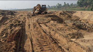 अवैध रेत उत्खनन का संगठित खेल? सील गाड़ी से जारी गतिविधियां, ग्रामीणों को बनाया जा रहा ढाल?