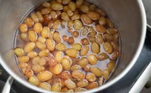क&zwj;िशम&zwj;िश का पानी सुबह खाली पेट पी जाइए, इन 4 लोगों के ल&zwj;िए है चमत्&zwj;कारी औषध&zwj;ि, यहां जान&zwj;िए अनग&zwj;िनत फायदे