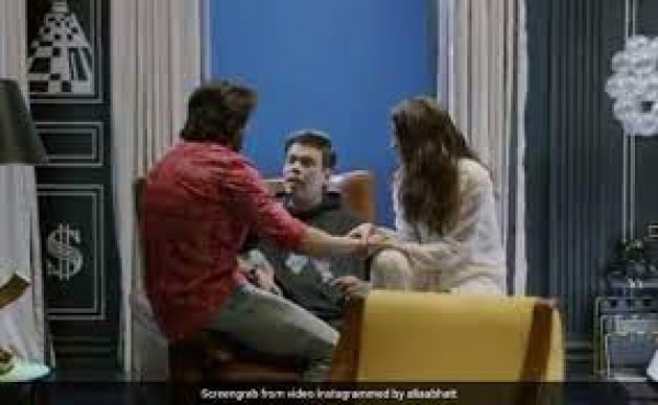 रणवीर-आलिया की फिल्म 'रॉकी और रानी की प्रेम कहानी' को करण जौहर स्टाइल में बनाने की तैयारी, देखें