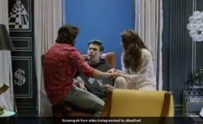 रणवीर-आलिया की फिल्म 'रॉकी और रानी की प्रेम कहानी' को करण जौहर स्टाइल में बनाने की तैयारी, देखें