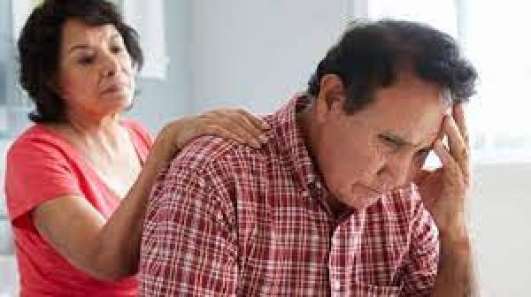 बुजुर्गों को डिमेंशिया से बचाने में मददगार है वीडियो कॉल, शोध में दावा