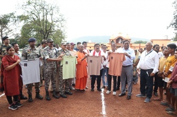 उप मुख्यमंत्री विजय शर्मा ने सुदूर वनांचल ग्राम कच्चापाल में बस्तर ओलंपिक 2025 का किया शुभारंभ कहा &mdash; &ldquo;यह केवल खेल नहीं, बस्तर की एकता और समरसता का उत्सव है&rdquo;