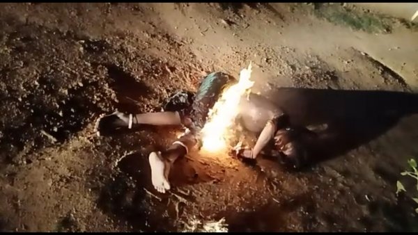 बुरी तरह से झुलसने की वजह से महिला की मौत।