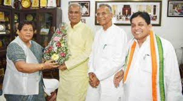 राज्यपाल सुश्री अनुसुईया उइके को राष्ट्रपति , उपराष्ट्रपति ,मुख्यमंत्री भूपेश बघेल सहित कई प्रदेशो के राज्यपालों ने दी जन्मदिन की शुभकामनाएं ....