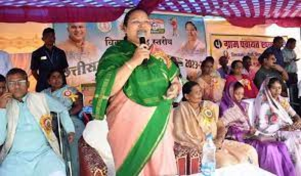 महिला एवं बाल विकास मंत्री श्रीमती भेड़िया ने दल्लीराजहरा में 02 करोड़ रुपये से अधिक के विकास कार्यों का किया भूमिपूजन