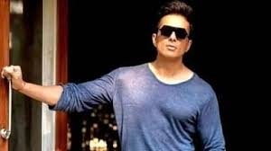 सोनू सूद से यूजर ने मांगा Iphone, कहा- 20 बार ट्वीट कर चुका हूं, एक्टर ने दिया यह मजेदार जवाब