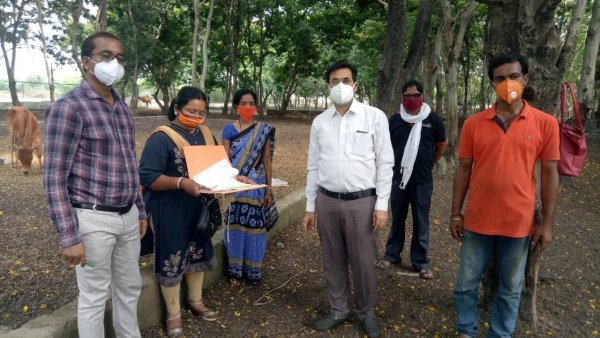 महापौर बाकलीवाल ने सौंपा गौठान संचालन समिति को अनुबंध पत्र ,महापौर द्वारा गौठान का किया गया निरीक्षण