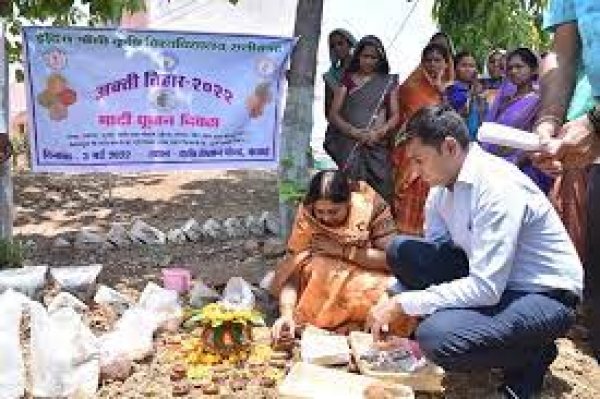 अक्ती त्यौहार : शुभ कार्यों से पहले माटी की पूजा करना छत्तीसगढ़ की संस्कृति है-  ममता चन्द्राकर