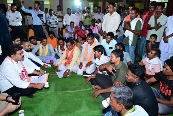 किसकोड़ो, जहां कभी लगती थी नक्सलियों की चौपाल, वहीं उप मुख्यमंत्री शर्मा ने लगाई जनचौपाल