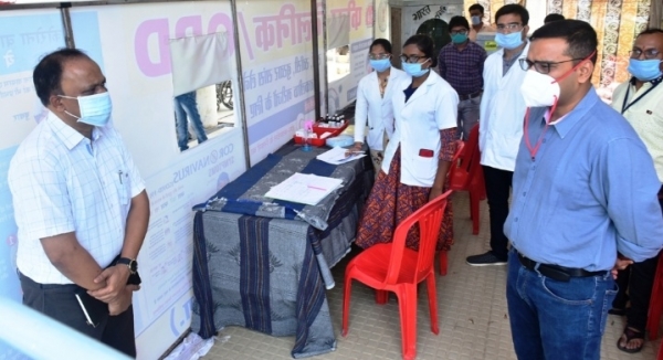 अस्पताल को रोजाना तीन बार सैनिटाइज कराएं व स्टाफ को एन-95 मास्क उपलब्ध कराएं: कलेक्टर कलेक्टर ने नगरी के मातृ-शिशु चिकित्सालय सहित विभिन्न कार्यालयों का किया निरीक्षण