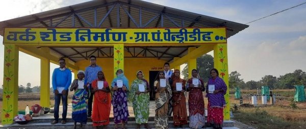 सामाजिक चेतना की मशाल और महिलाओं का कारवां शासन की नरवा, घुरवा, गरुआ, बाड़ी योजना बनी मददगार
