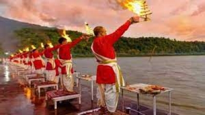 इस तारीख को है गंगा दशहरा, दान करने से मिलेगा सौभाग्य