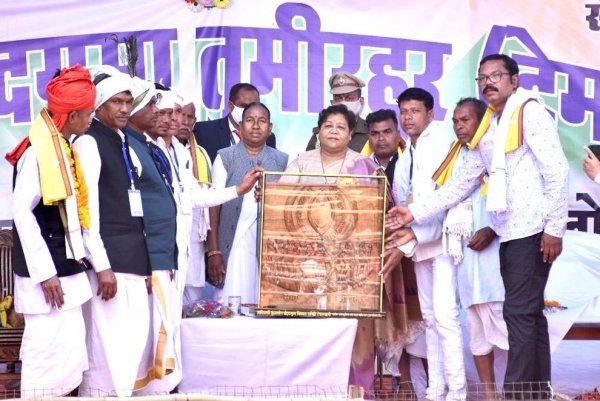 समाज को जागरूक एवं संगठित करें तथा विघटनकारी तत्वों से रहें सावधान-राज्यपाल सुश्री उइके