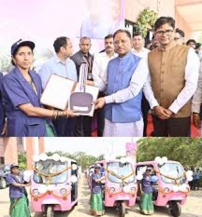 मुख्यमंत्री विष्णु देव साय ने नवा रायपुर में ई-ऑटो सेवा का किया शुभारंभ