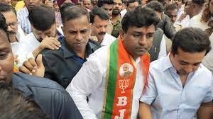 सर्वे में हार के अनुमान से डरी भाजपा? अंधेरी पूर्व से उम्मीदवार हटाने पर छिड़ी चर्चा, गुजरात कनेक्शन भी वजह