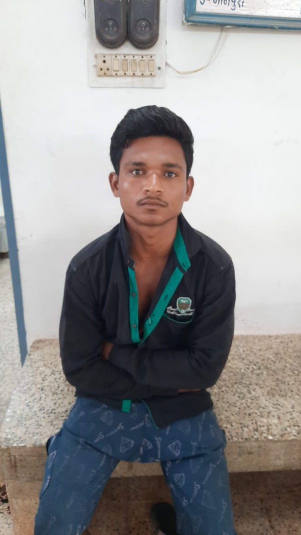 बरगा मोड के पास सरेआम तलवार लहराते आरोपी गिरफ्तार