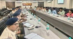 जिले में कानून व्यवस्था एवं बाल विवाह रोकथाम को लेकर कलेक्टर और पुलिस अधीक्षक ने ली अधिकारियों की बैठक