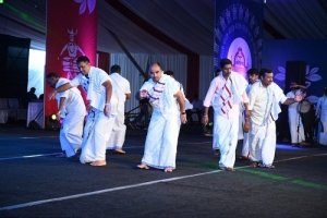 ​​​​​​​विभिन्न राज्यों के लोक नृत्यों की लयबद्ध प्रस्तुति से दर्शक हुए मंत्रमुग्ध..
