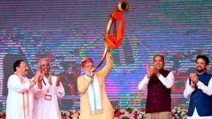 हिमाचल में उत्तराखंड दोहराएगी भाजपा? राजा वीरभद्र सिंह की कमी से कैसे बिखरा कांग्रेस का कुनबा