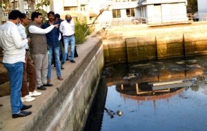 गर्मी की तैयारी में अभी से जुटे धीरज बाकलीवाल , सेटलिंग टैंक सफाई का महापौर ने किया निरीक्षण