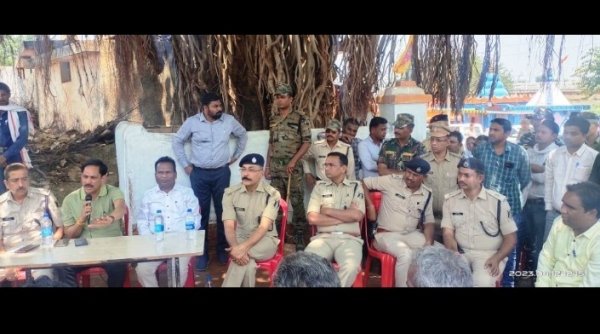 समाज प्रमुख एवं ग्रामीणों ने बिरनपुर घटना की कड़ी निंदा की,कलेक्टर ने की अमन चैन और शांति बनाएं रखने की अपील