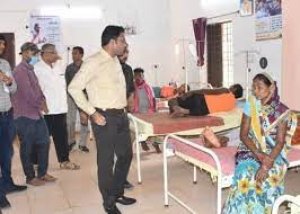 कलेक्टर ने छोटेडोंगर एवं ओरछा स्वास्थ्य केन्द्र का किया औचक निरीक्षण