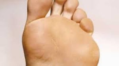 पैरों के तलवे में दर्द हो तो करें ये तीन व्यायाम