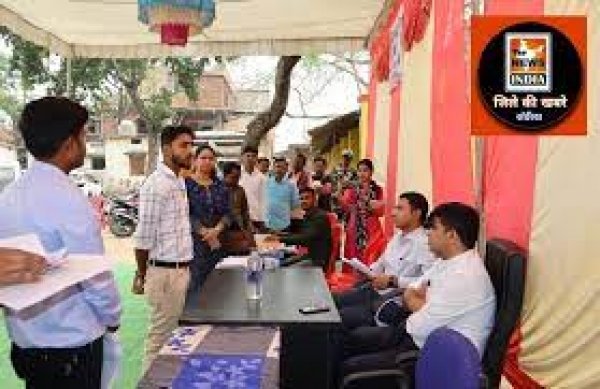 कलेक्टर ने की समाधान तुंहर दुआर शिविर की समीक्षा