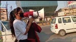 'रोको और टोको' की टीम ने वीआईपी चौक, तेलीबांधा सहित अन्य सार्वजनिक स्थलों पर संचालित किया जन-जागरूकता अभियान