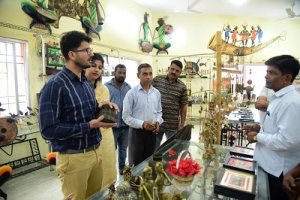 बरसाती मौसम में खाद्य सुरक्षा विभाग द्वारा खाद्य प्रतिष्ठानों की चलित प्रयोगशाला द्वारा हुई जांच