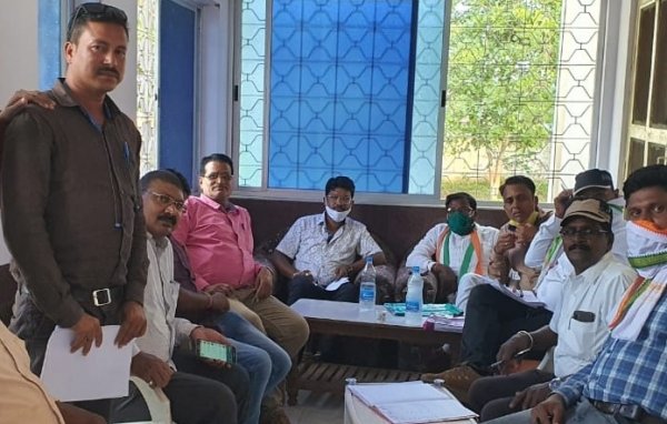कांग्रेस के आऊट रिच अभियान के सफल संचालन के लिए ब्लाक प्रभारी ने लिया बैठक