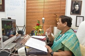 जनजातीय समाज को अधिक संगठित होकर अपने अधिकारों के प्रति जागरूक होने और युवाओं को जोड़ने की आवश्यकता: सुश्री उइके
