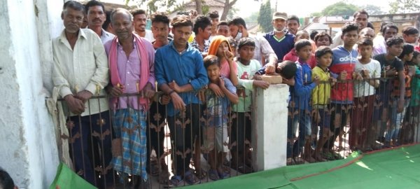धर्म परिवर्तन को रोकने  बजरंगियों का ग्राम पीपरछेड़ी में आक्रोश