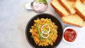 झटपट और आसान ब्रेकफास्ट के लिए ऐसे बनाएं देसी-स्टाइल स्क्रैम्बल्ड एग