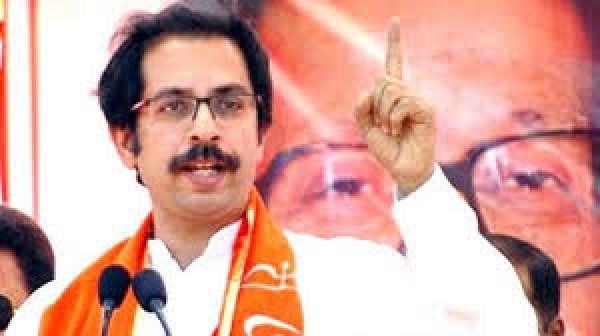 'हिम्मत हो तो सरकार गिरा कर दिखाओ': उद्धव ठाकरे का भाजपा पर निशाना