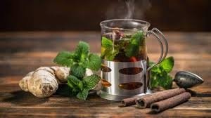 पीरियड्स के दर्द और मूड स्विंग से राहत दिला सकती हैं इन 5 जादुई चाय की चुस्कियां