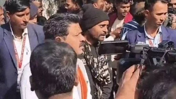 गृह मंत्री के दरवाजे पर &lsquo;वर्दी&rsquo; का इंतजार: 1,940 पदों के लिए पुलिस भर्ती अभ्यर्थियों का डेरा