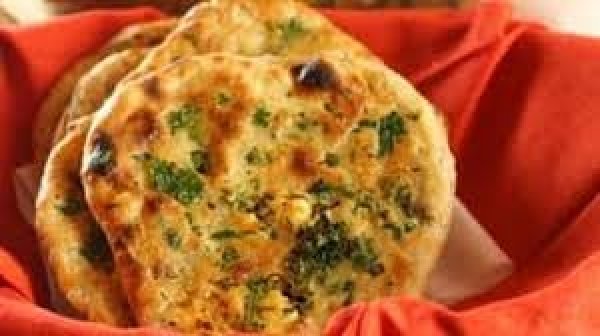नाश्ते में बनाना हो कुछ हेल्दी और आसान तो 15 मिनट में बनाएं पनीर कुल्&zwj;चा, नोट करें Recipe